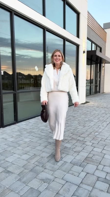 Cozy ivory cropped coat. Holiday ready! Coat runs tts. Fully lined! Great quality. Pink and brown coat. Wrap with tie at waist. Roomy fit. Tts. Highly recommend! 

#LTKCyberWeek #LTKHoliday #LTKSeasonal