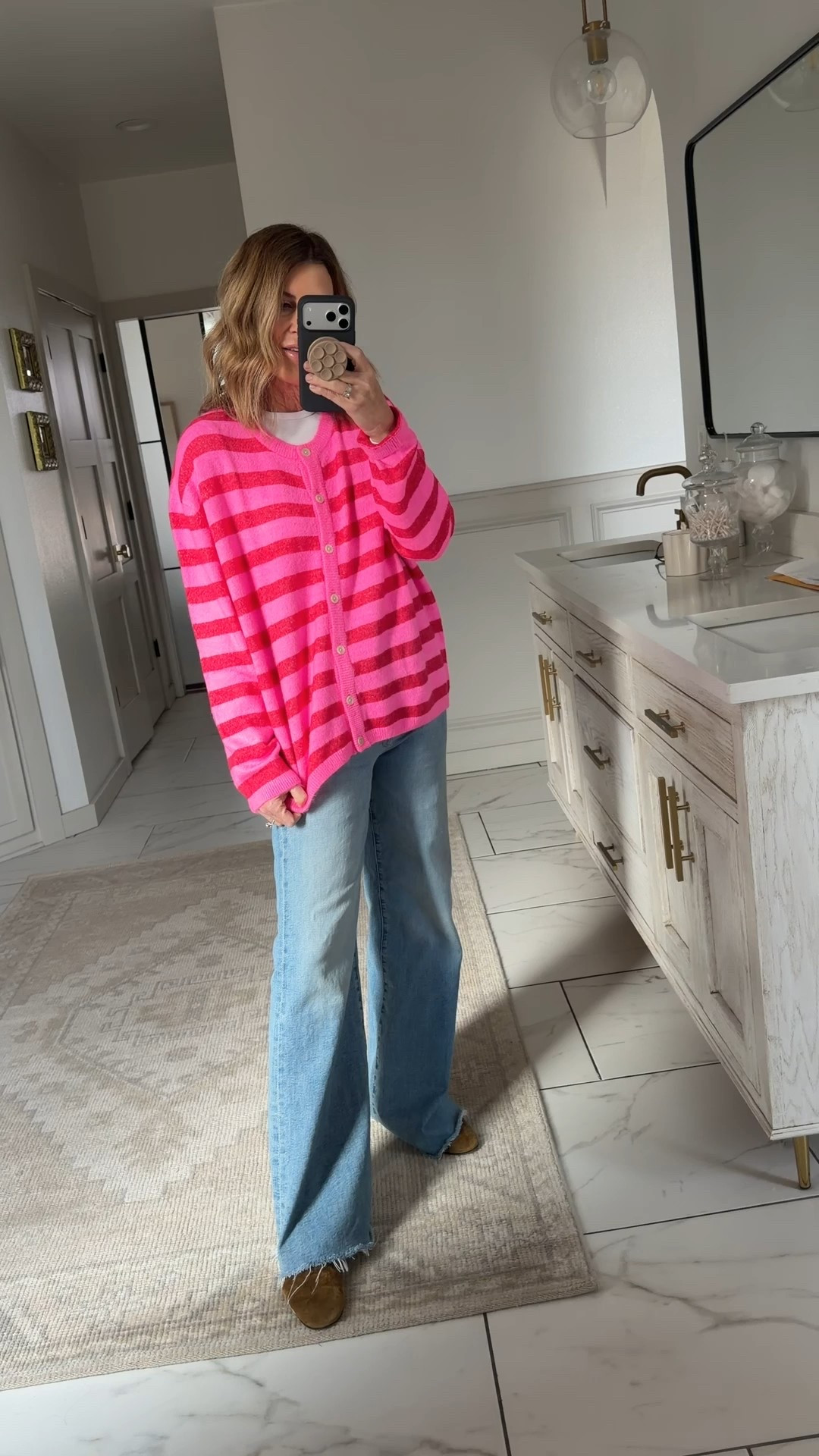 Ootd
Xl cardigan
Size 27 jeans 

#LTKOver40 #LTKmomlife