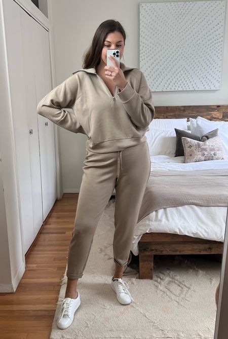Spanx NEW airessentials half zip sweater and jogger in new color fawn… obsessed 

Save 10% code DANAXSPANX 


#set #airportoutfit #traveloutfit #spanx #airessentials 

#LTKU #LTKtravel #LTKFind