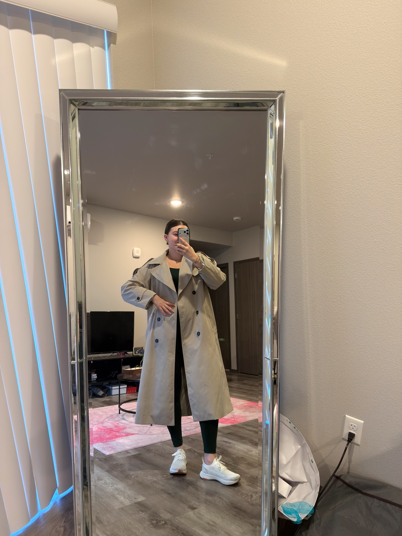 How to style athleisure wear for the gym! Love throwing on a big coat to dress up a basic workout set 🤭

I’m wearing a L coat, tank and leggings with size 9 sneakers 

#LTKfitnessgoals #LTKMidsize #LTKootd