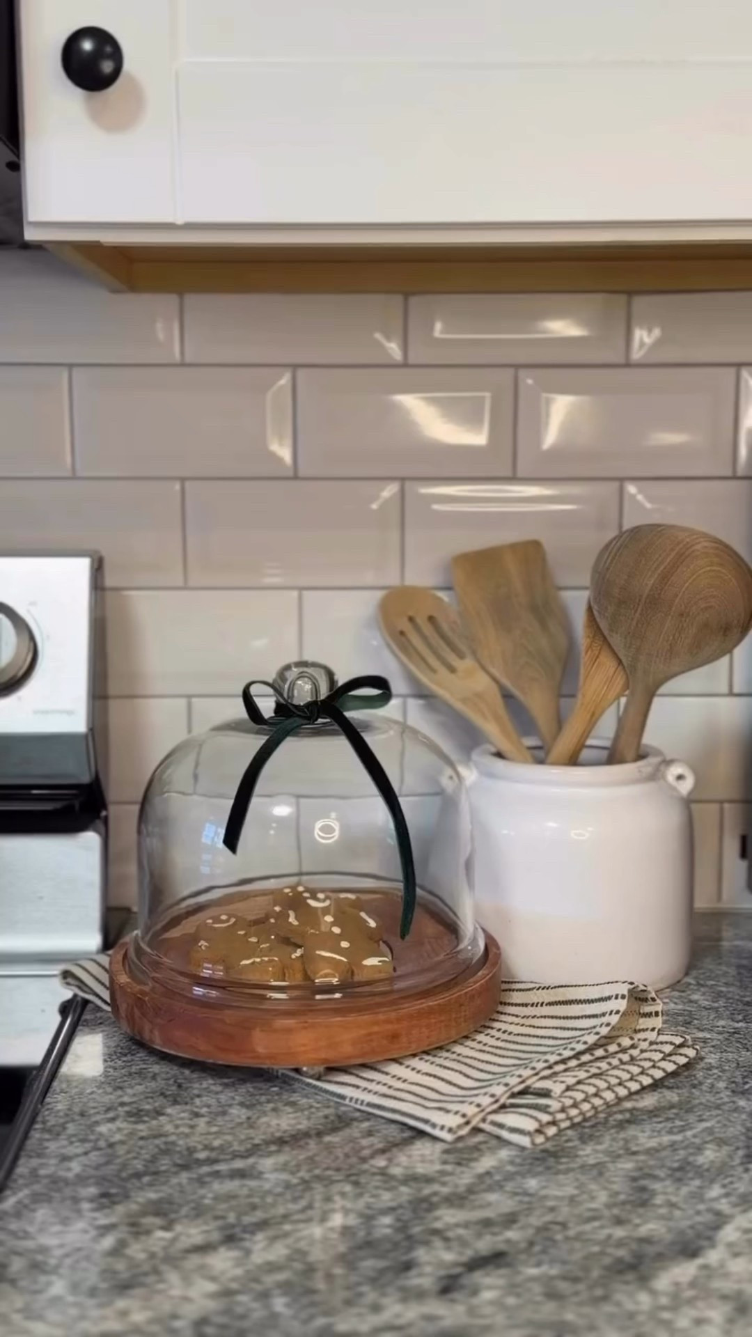 Christmas, kitchen corner styling, kitchen, holiday, home decor, target, Amazon 

#LTKGiftGuide #LTKHoliday #LTKmomlife