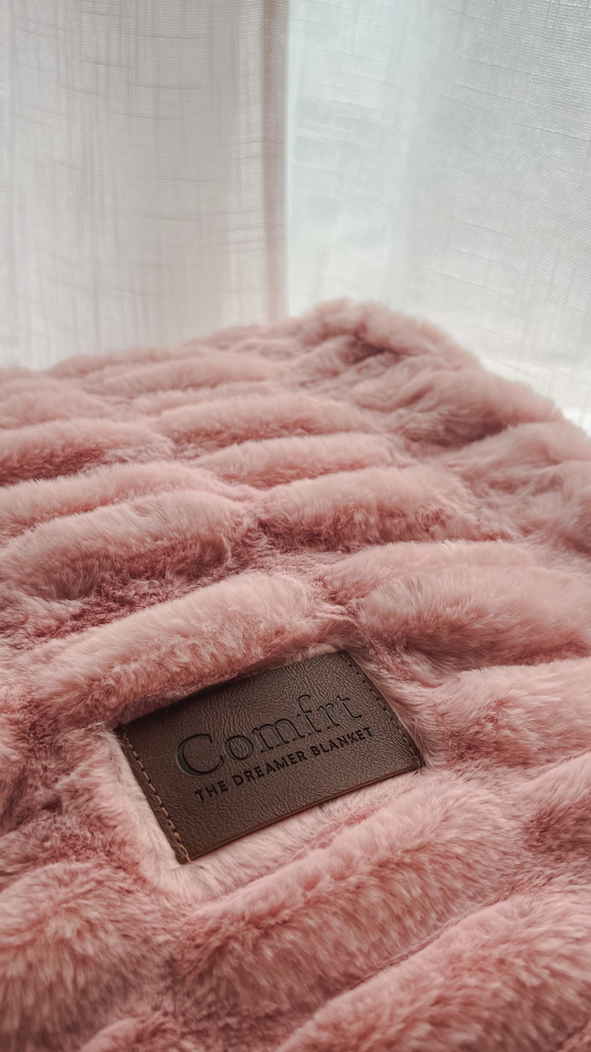 the softest blanket I’ve ever had!! 

The Comfrt Dreamer Blanket in Pink Rose size M

Warm, cozy, slightly weighted, and with just the right amount of stretch, this blanket is the perfect gift for a loved one or yourself!!

#LTKHome #LTKSaleAlert