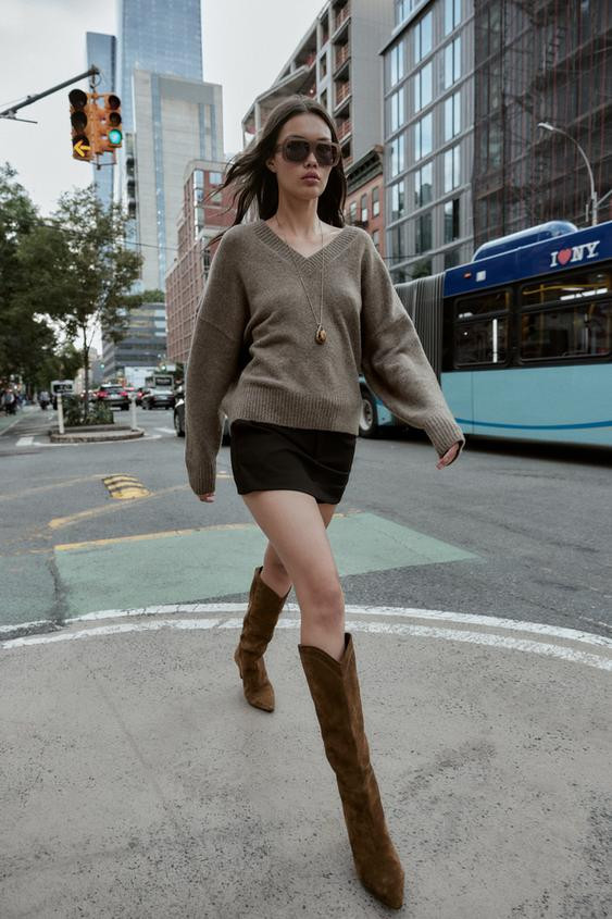 STITCHED SPLIT LEATHER HEELED BOOTS | Zara US