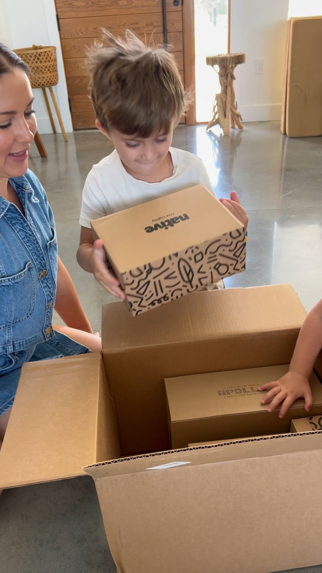 Unboxing our favorite Native Shoes! Gearing up for Back-to-School! 👟 Buy 2, Get 20% Off all footwear (yep, adults too!) now through September 2nd.
.
.
.
#NativeShoesBTS #StepIntoTheSchoolYear #NativeShoesPartner #ad

#LTKKids #LTKShoeCrush #LTKFamily