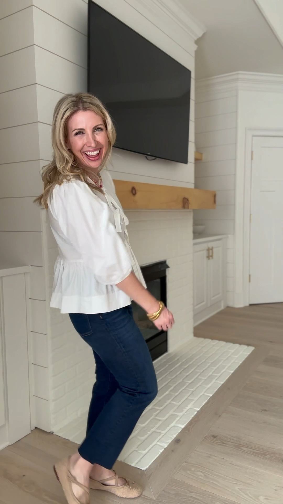 Seriously though… she’s so good and to make it even better she’s less than $30! 

+ I can’t get enough of these teddy flats! 




#LTKSaleAlert #LTKStyleTip #LTKFindsUnder50