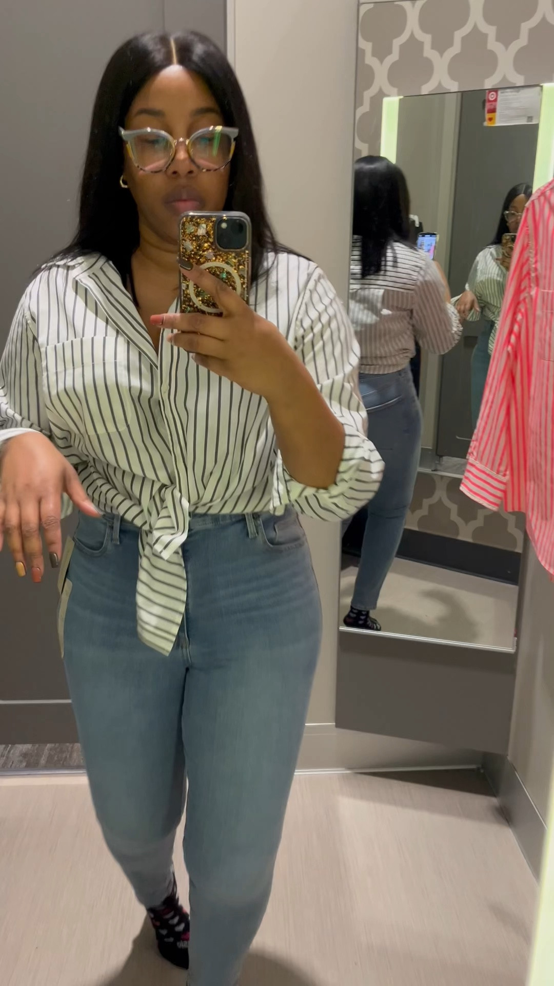 I like my jeans with a little stretch in them! They got it right. Jeans with stretch, midsize jeans, target jeans, target spring, skinny jeans, millennial fashion, midsize fashionn

#LTKVideo #LTKSpringSale