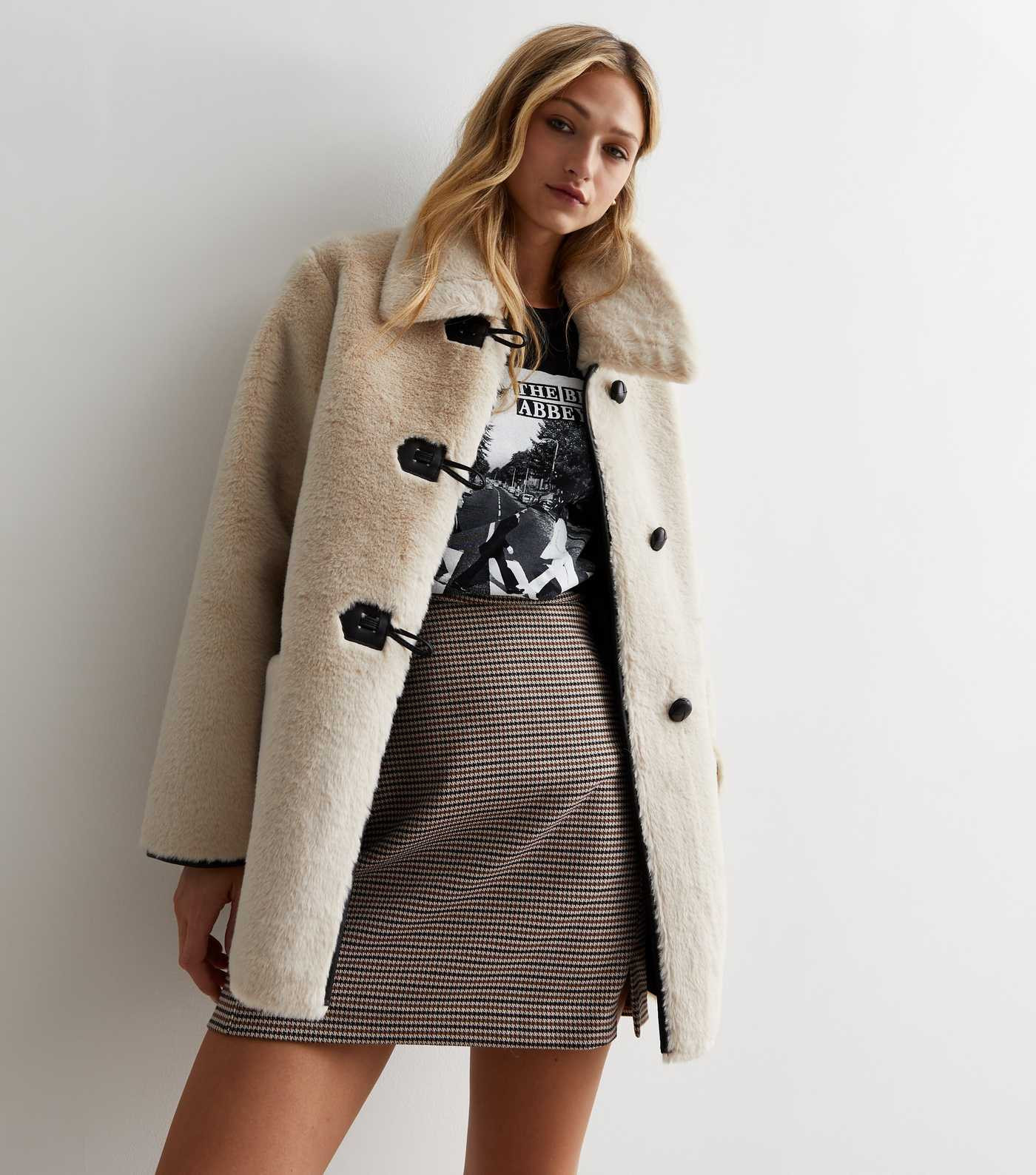 Cream Faux Fur Toggle Coat
						
						Add to Saved Items
						Remove from Saved Items | New Look (UK)