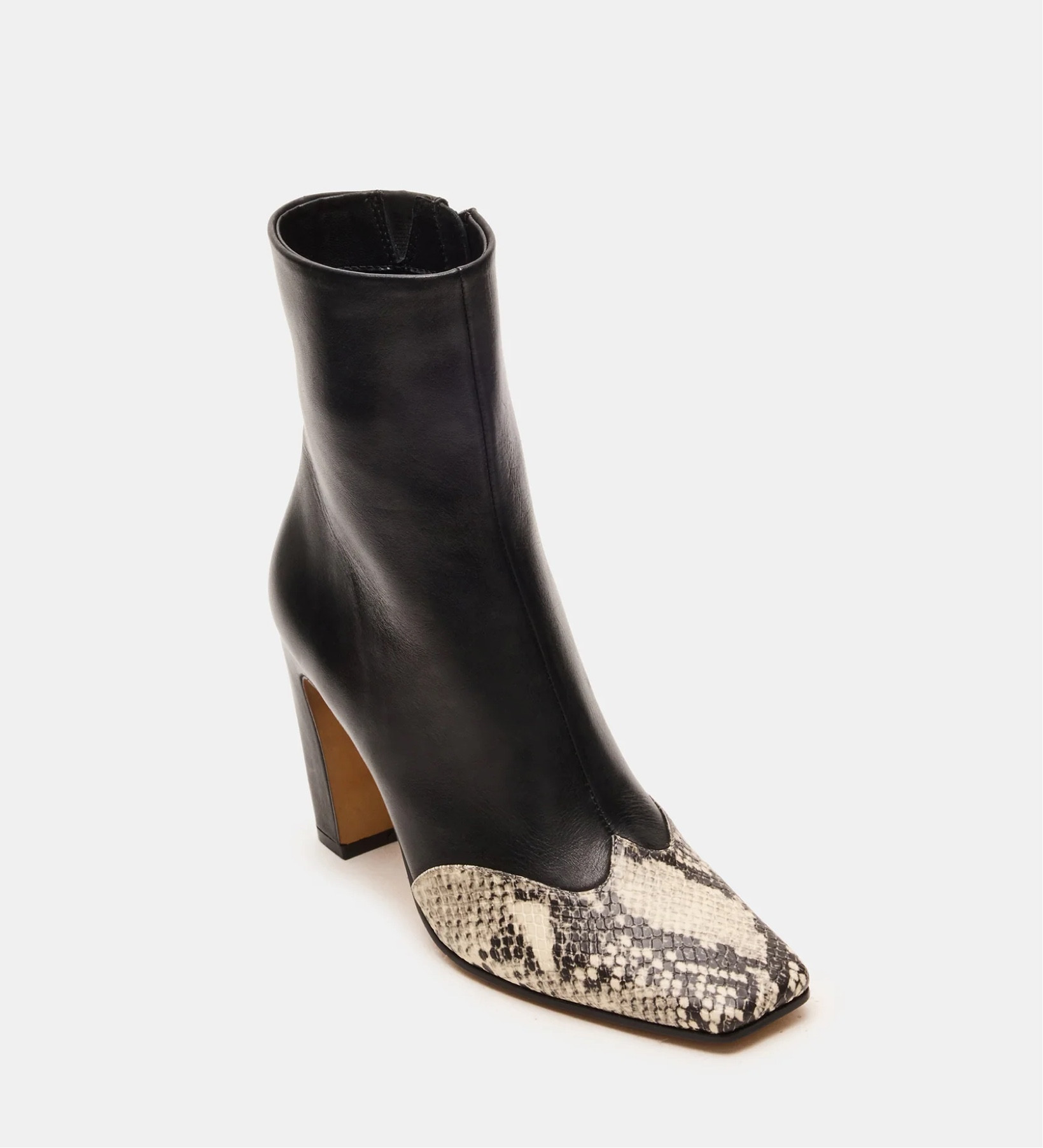 Steve Madden perfect snake skin!!! 🐍🤎🐍 #snakeskin #musthave #perfectshoes #stevemadden #LTKStyleTip #LTKShoeCrush

#LTKMidsize