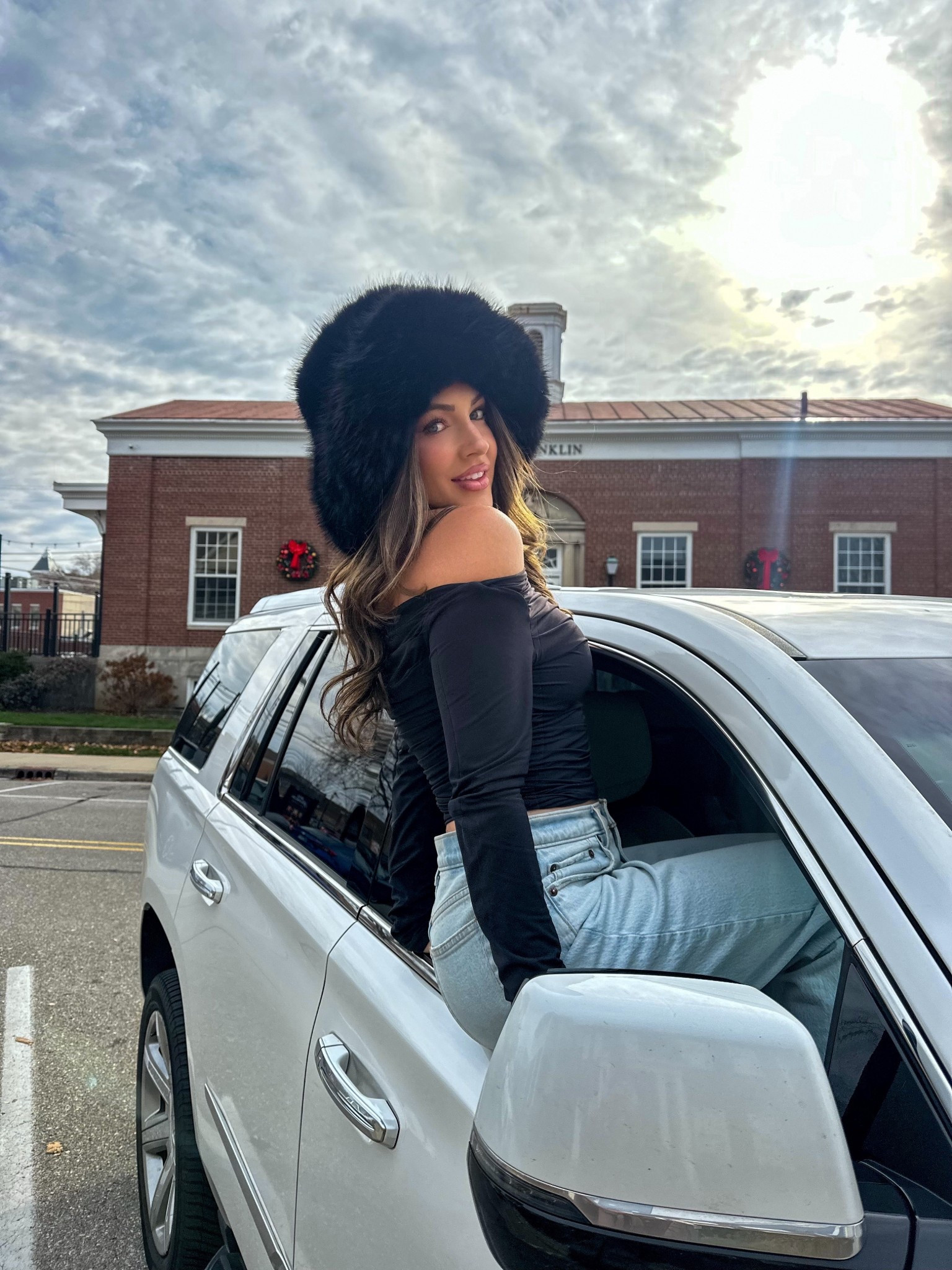 Black fuzzy bucket hat is the perfect winter accessory! Oversized so you can fold and bend which ever way you want for the perfect style and fit.

#LTKFindsUnder50