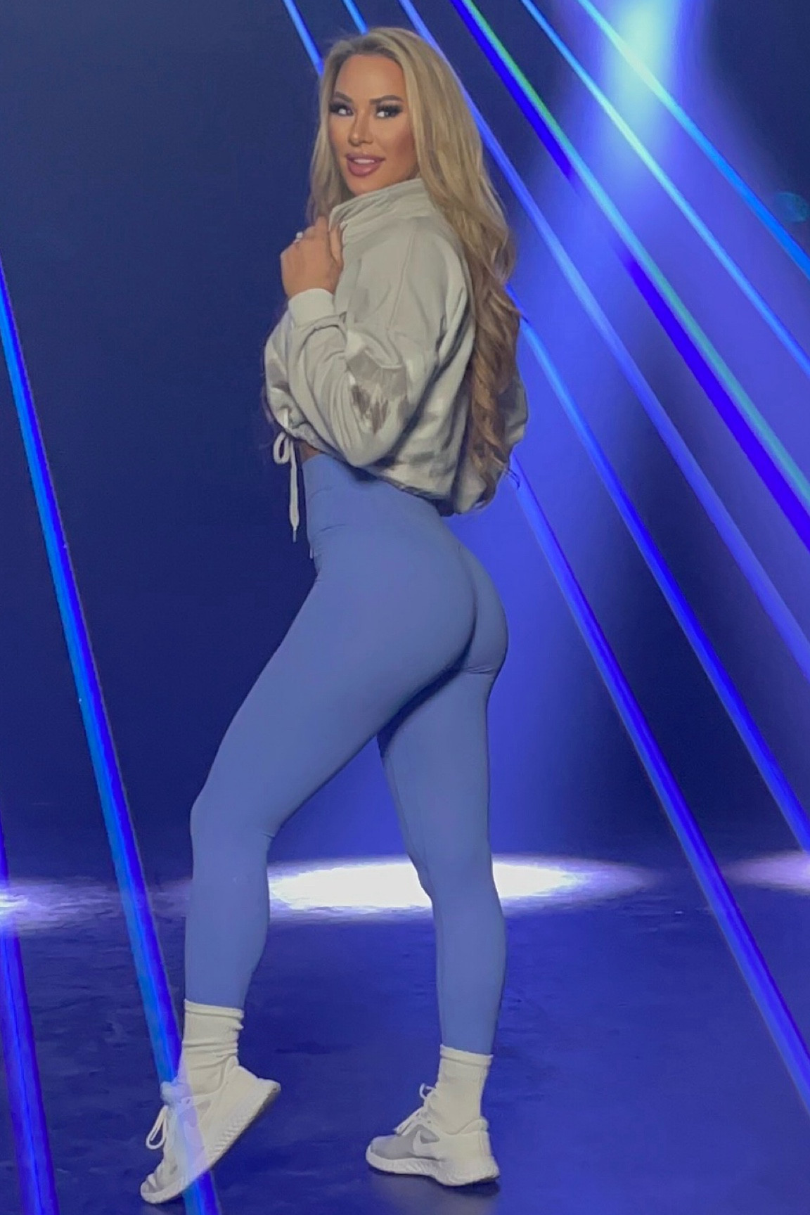 I’m seriously obsessed with this color of leggings. So cute.

#LTKfitness #LTKCyberWeek #LTKstyletip