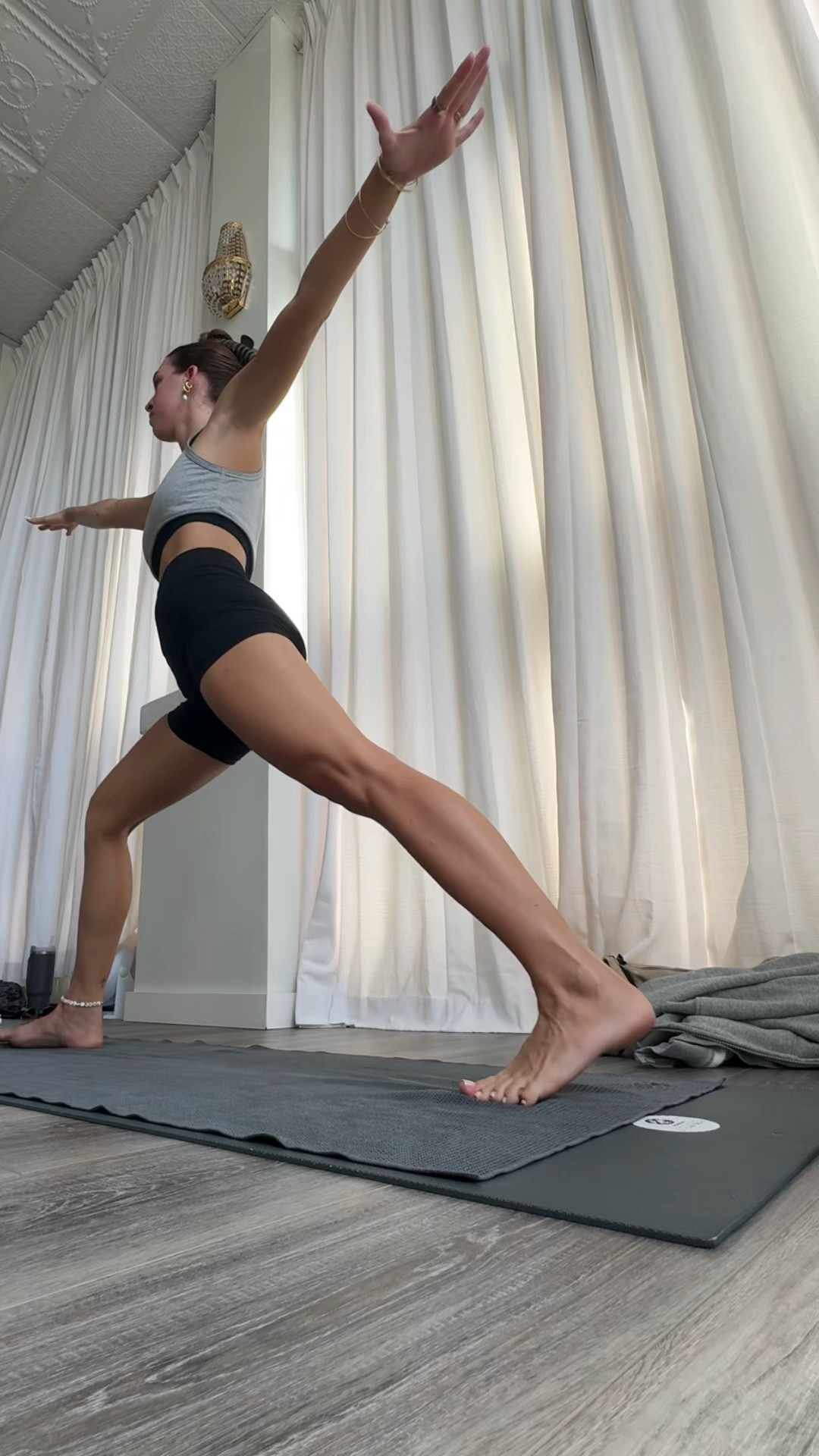 My current go-to active set 🖤

Obsessed with how flattering + comfortable this SET Active combo is—perfect for workouts, errands, or just an everyday comfy look ✨



#LTKActive #LTKdayinmylife #LTKfitnessgoals