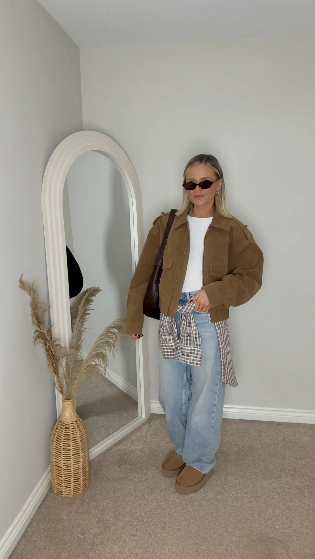 Tried the shirt around the waist thing and I like 🍂

#autumnoutfits #casualoutfits #everydayoutfits 

Autumn outfit inspiration , checked shirt , suede jacket , baggy jeans , bob haircut

#LTKuk #LTKautumn