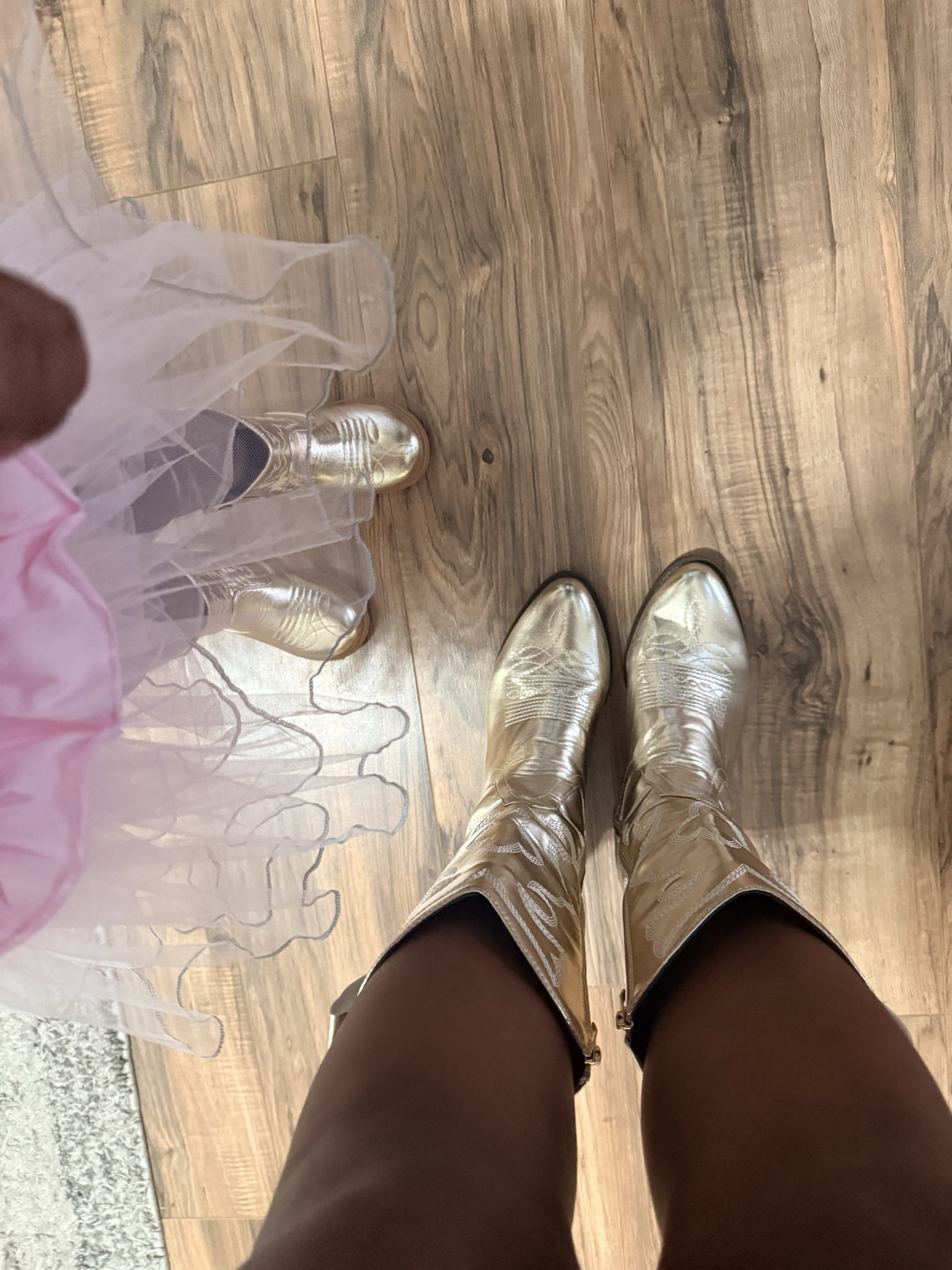 Spring outfits and cute boots are a perfect combo 🌸

Whether you style them with dresses, denim, or skirts, these boots will elevate your whole outfit. Shop my favorite spring boots.

#SpringStyle #BootSeason #SpringFashion #CowboyBootStyle #CuteShoes #SpringOutfits #FashionInspo #ShoppingWithPriiincesss #Atlantamom #Atlantabloggers #Atlantablogger #AtlantaCreator #Atlantacontentcreators #Atlantacontentcreator