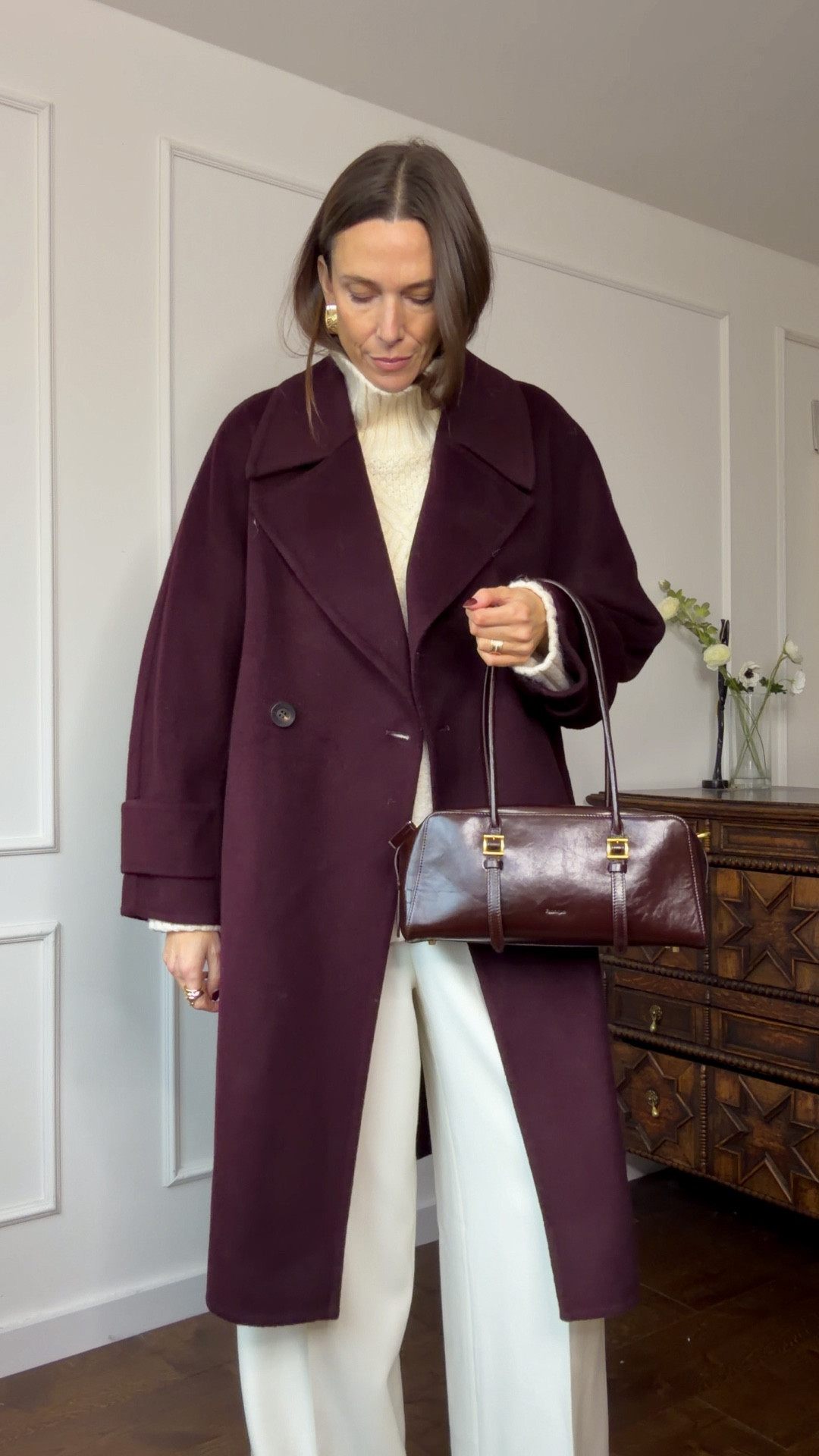 Use Belle20 or $20 off any bag and new customers can use Belle15 for 15% off clothing. 

East west bag, burgundy handbag, burgundy wool coat, grey mock neck sweater, wool jumper, faux leather trousers 

#LTKSaleAlert #LTKgrwm