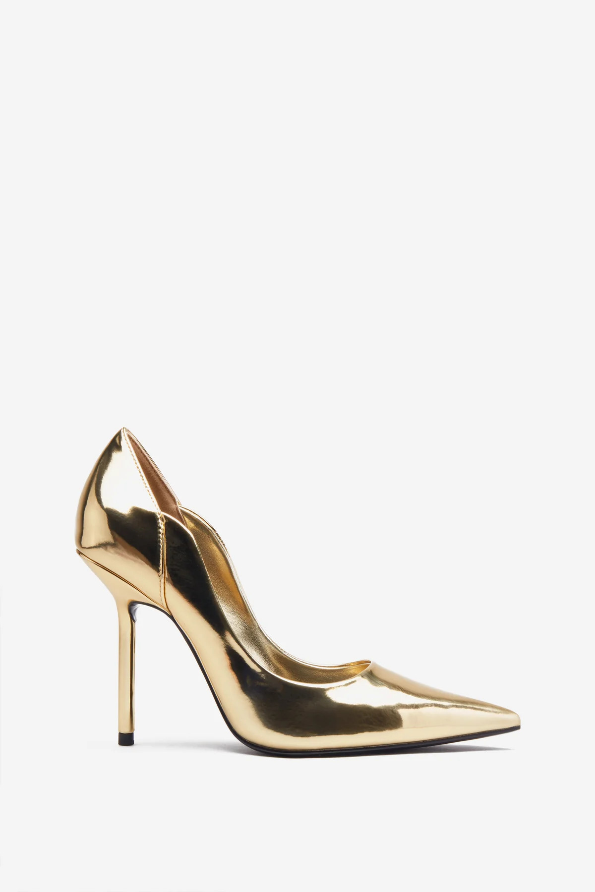 Blade | Gold Metallic Court Heels With Scallop Edge | Club L London
