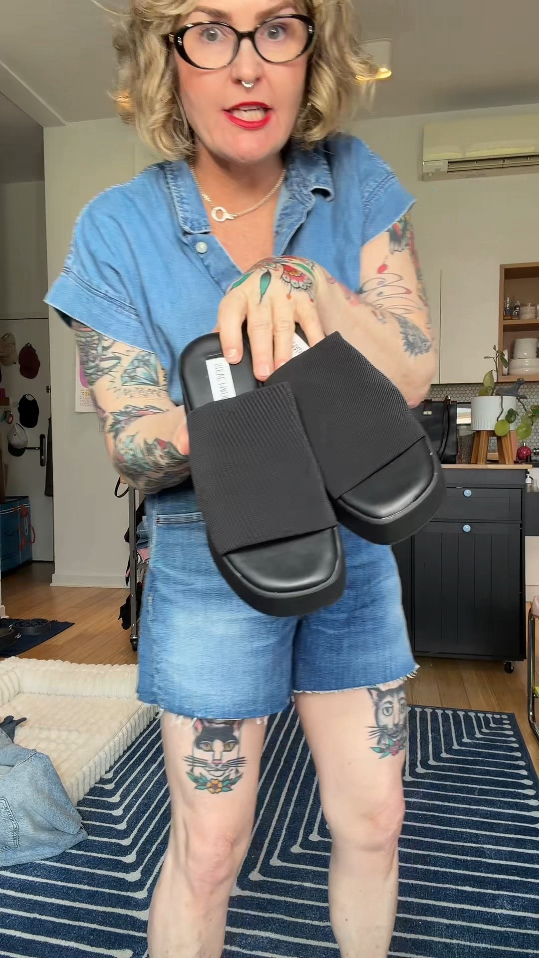 Bringing back 90s fashion by wearing this pair of wedge sandals from Steve Madden🖤💯

#LTKSaleAlert #LTKootd #LTKFestival