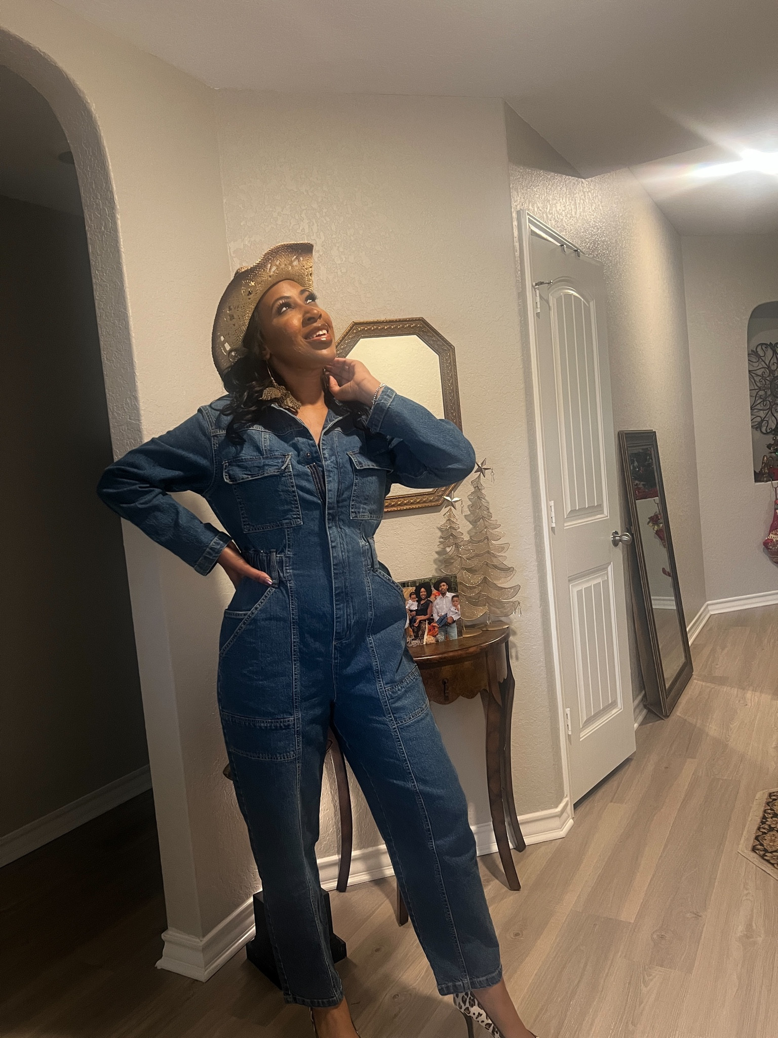 Embrace your wild side with this fabulous denim jumpsuit ensemble. Take a walk on the fashionable side and slay the day! 🌟 💋
#holidayoutfit #christmasoutfit #holidayoutfit. 

#LTKover40 #LTKSeasonal #LTKstyletip
