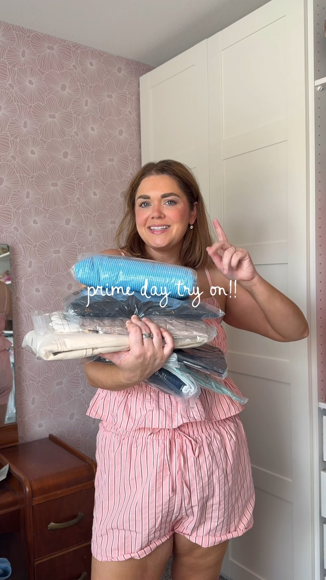 Prime day fashion finds wearing xl in everything except medium in white top. Wearing xl in set at beginning of video.

#LTKootd #LTKMidsize #LTKSaleAlert