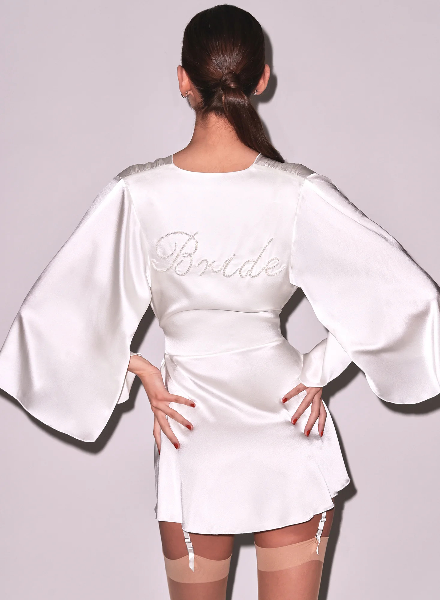 Ivory Bride Embroidered Angel Sleeve Robe | Fleur du Mal | Fleur du Mal