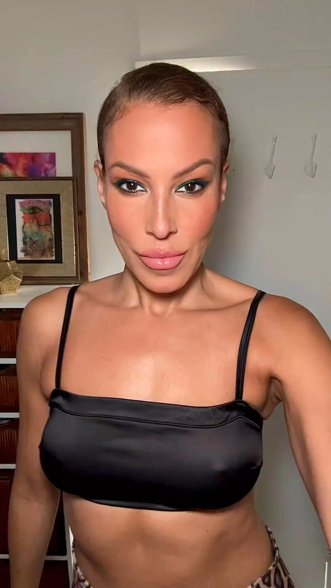 BEAUTY SECRET:  HOW I GET FRESH IN A FLASH

QUICK FIX that instantly helps you feels cleaner, fresher, lighter, & more energized. 

Products used & available at my LTK Boutique (link in bio)

@sephoracollection Cleansing Scalp Scrub 
@foreo_official Luna mini 
@odelebeauty Clarifying Body Wash
@amazon Evridwear Exfoliating Dual Texture Bath Gloves 
