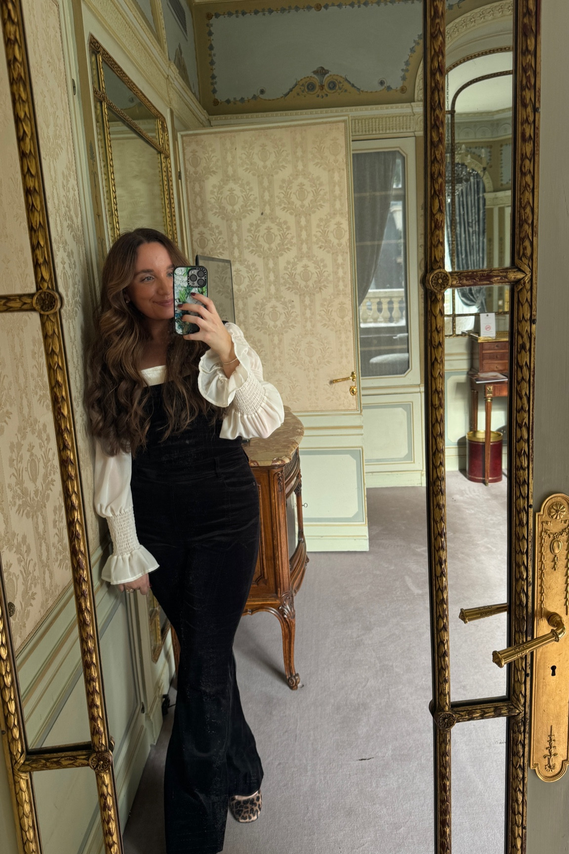 I searched the internet for these overalls earlier this year and found a few for you on eBay! They are black velvet and have the most flattering fit. They’re stretchy and make for such an elevated and interesting look!

Overalls: 8

The top is super old and the flats are from tjmaxx but I linked similar pieces!

#LTKTravel #LTKFindsUnder100 #LTKSaleAlert