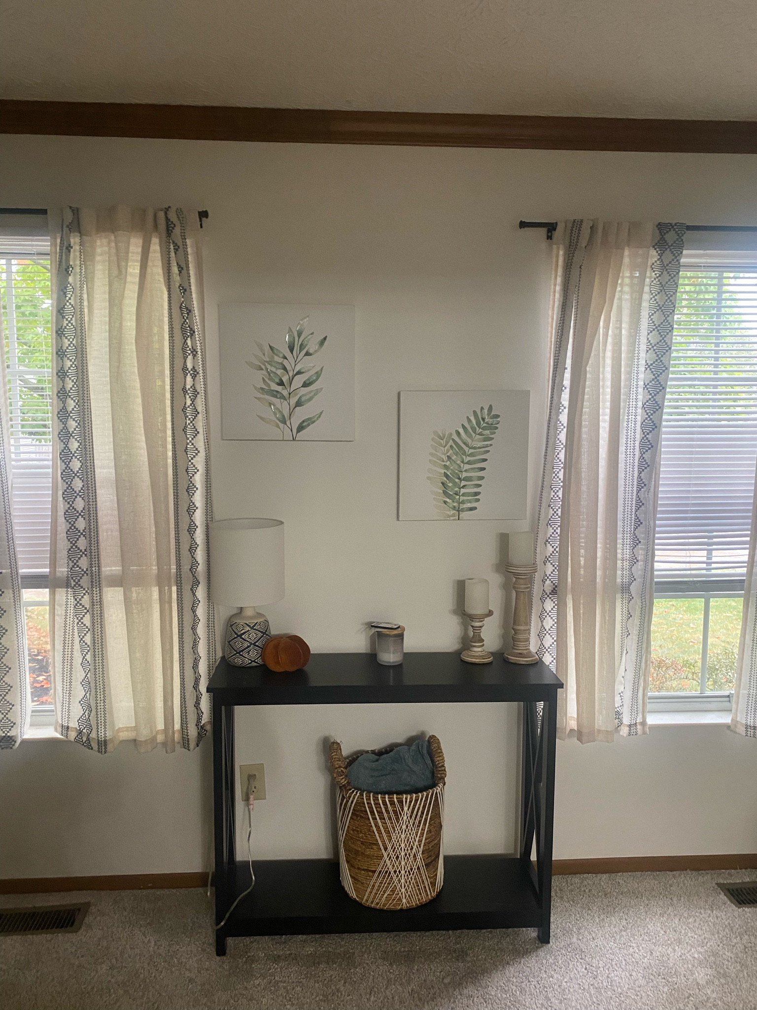 Favorite corner of my house 🏡💘

#LTKFindsUnder100 #LTKFallSale #LTKHome