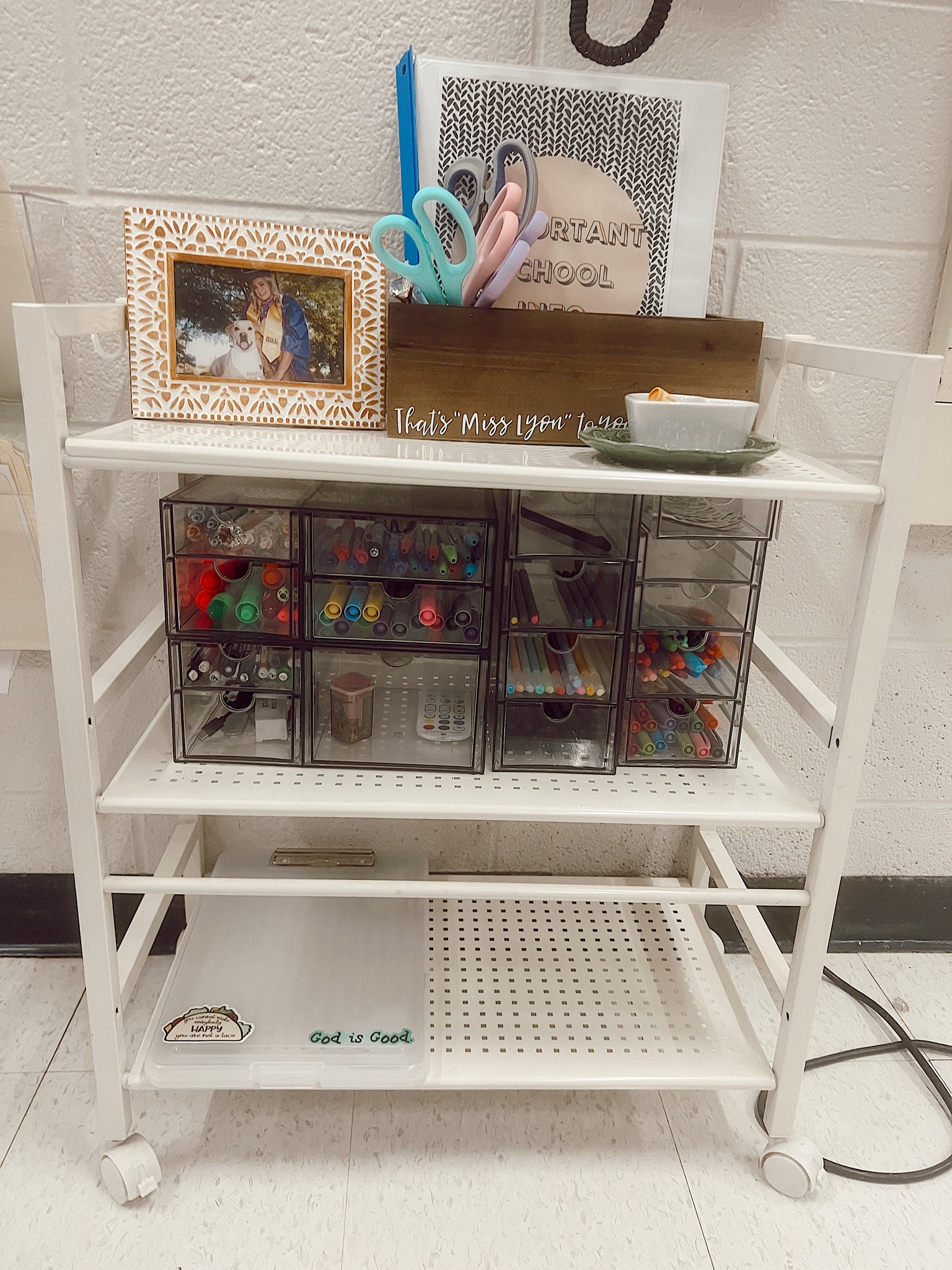 Teacher cart one of all the supplies 🩷✏️