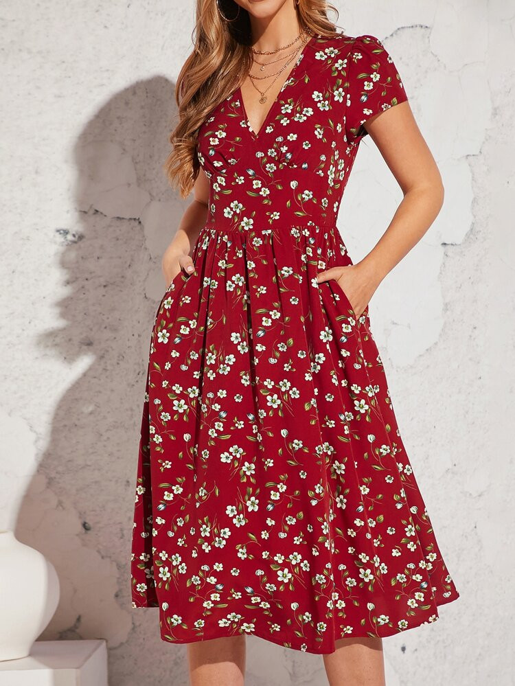 EMERY ROSE Floral Print Slant Pocket Dress | SHEIN