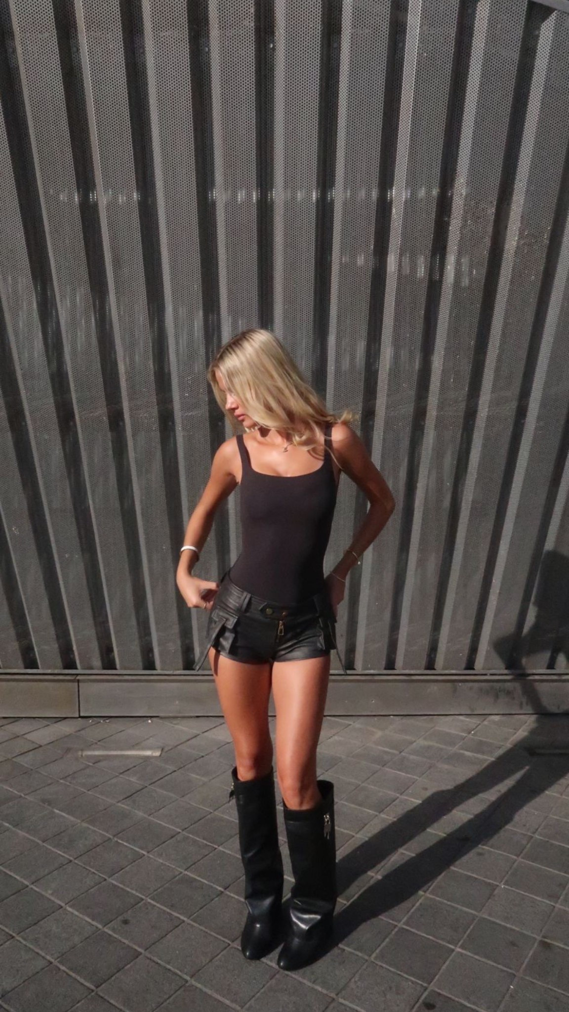 🖤 ✨


Skims, Edikted, Black shorts, Black Boots, Concert Outfitt

#LTKuk #LTKpartywear