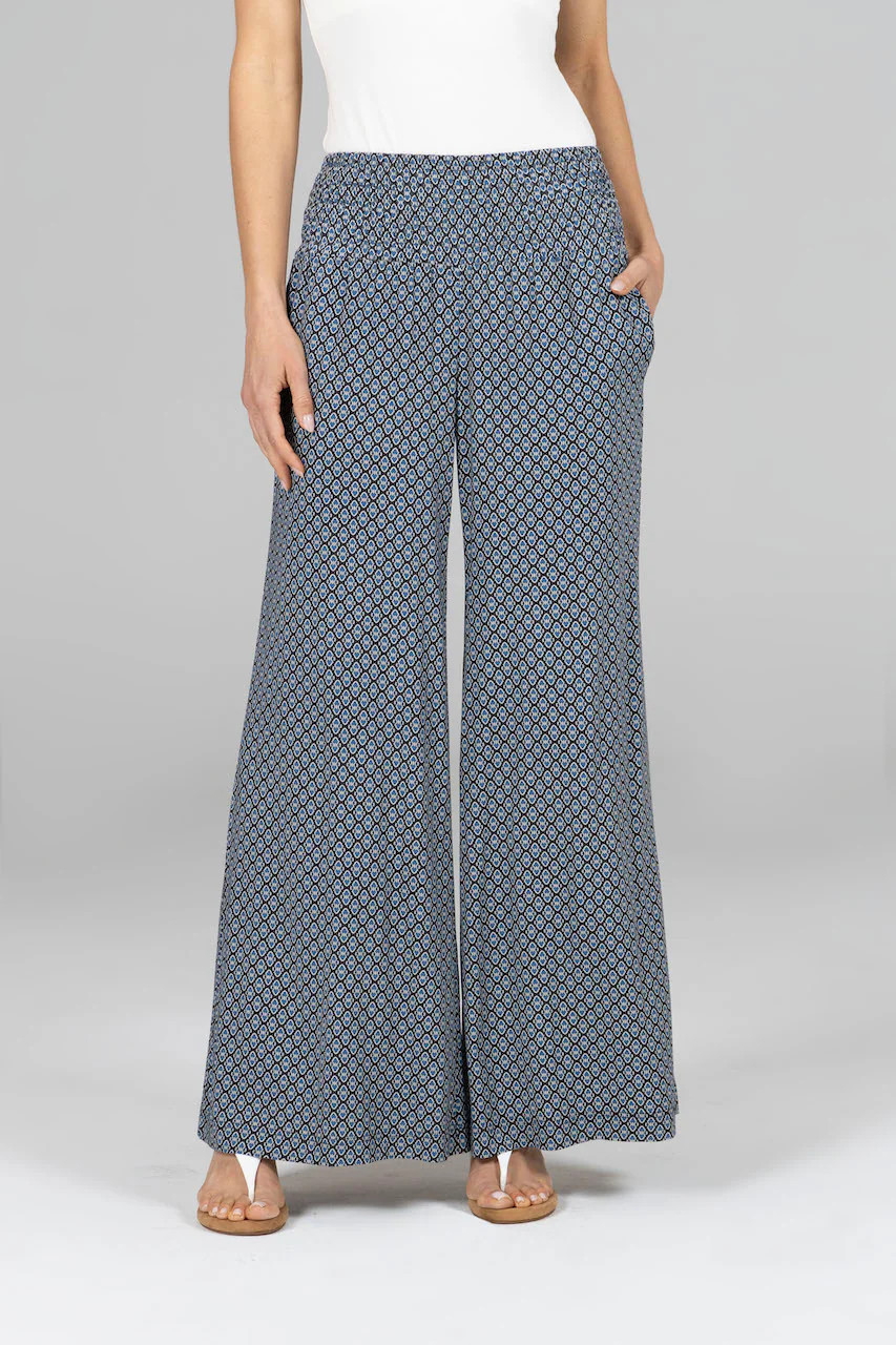 PORTOFINO TRAVEL PANT: RIVIERA GEO | KIRAGRACE