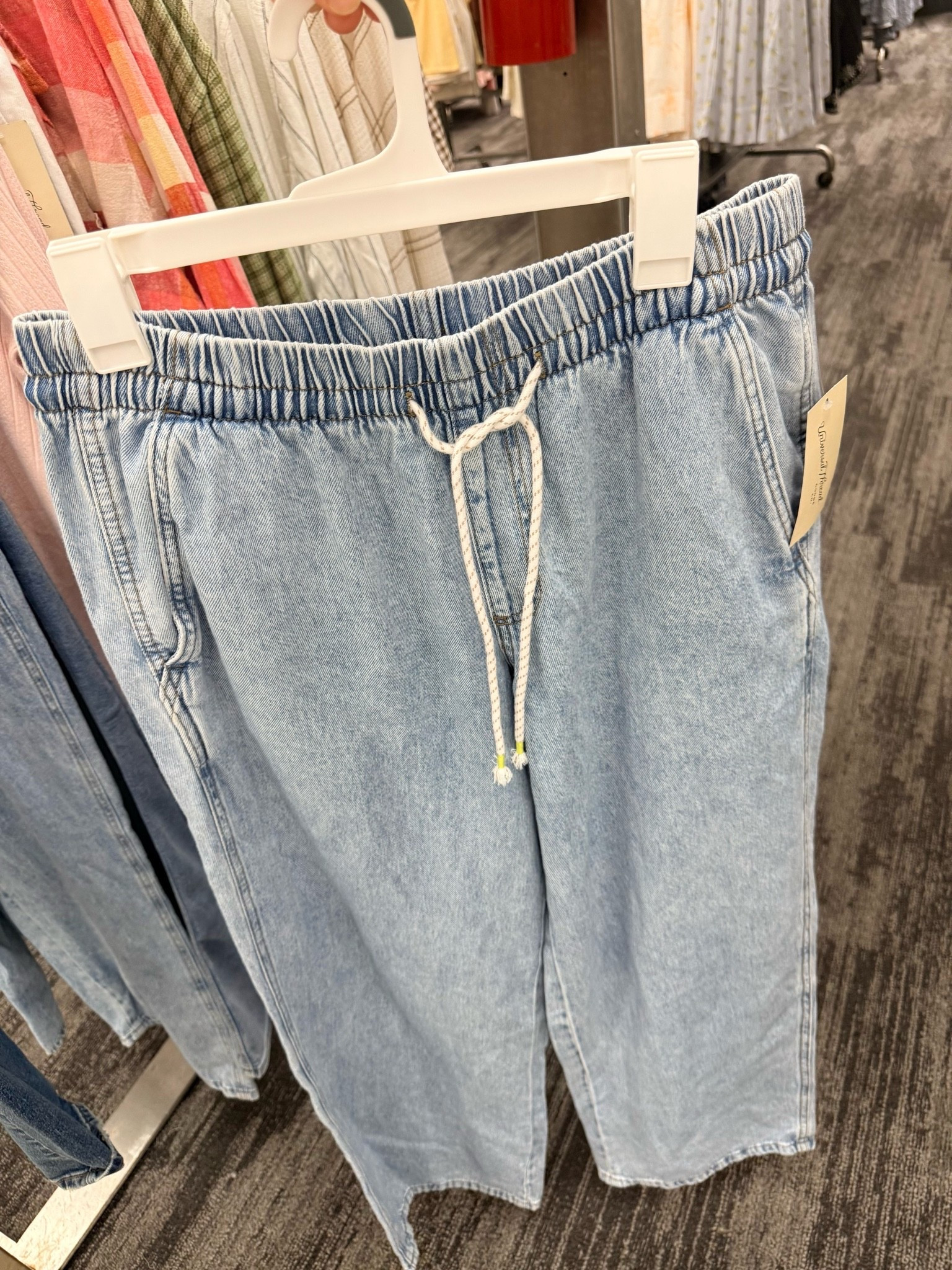 Pull on denim pants from target.

#LTKgrwm #LTKOver40 #LTKootd