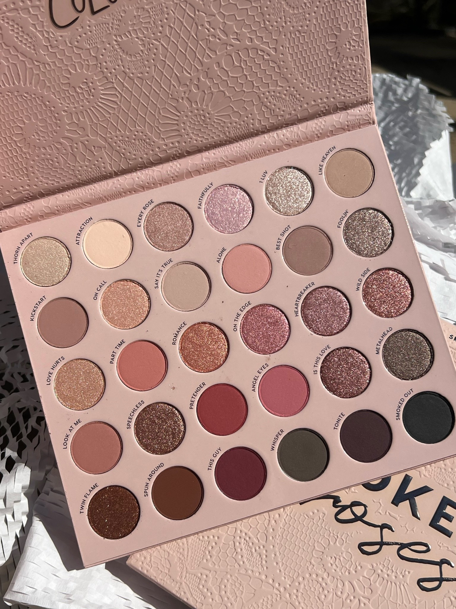 ColourPop Smoke ‘N Roses Palette

#LTKBeauty #LTKSaleAlert #LTKgrwm
