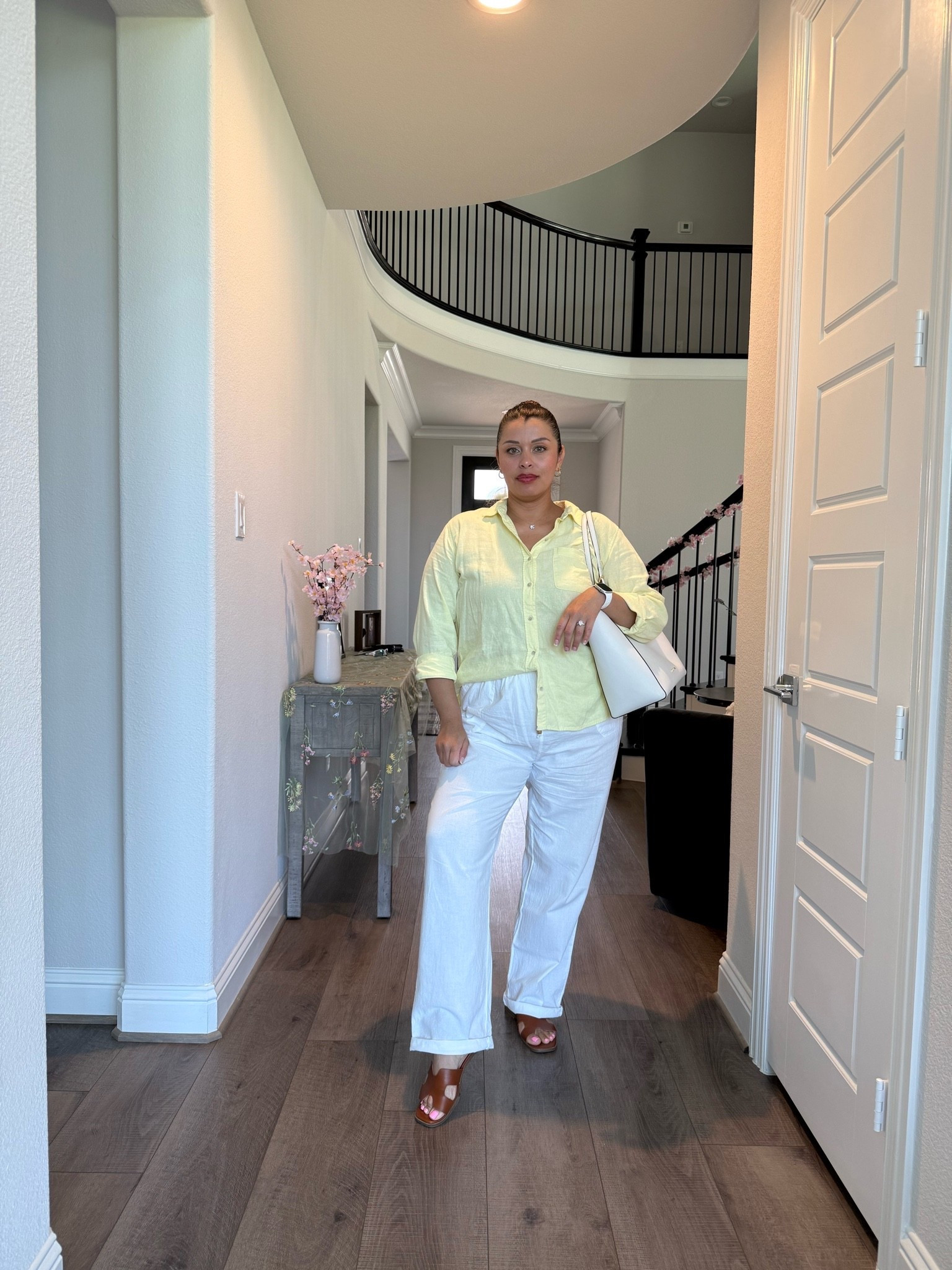 Outfit of a mom over 40 💛🤍

Outfit, mom outfit, cute outfit, comfy outfit, summer outfits, chic outfit, Mom style, fashion over 40, outfit of the day, trends, summer, Latina

#LTKootd #LTKOver40 #LTKMidsize