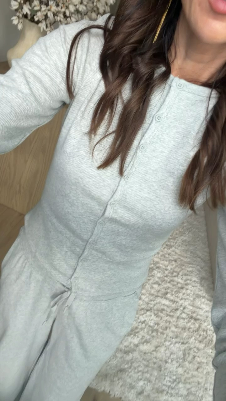 I'm wearing size S in both.