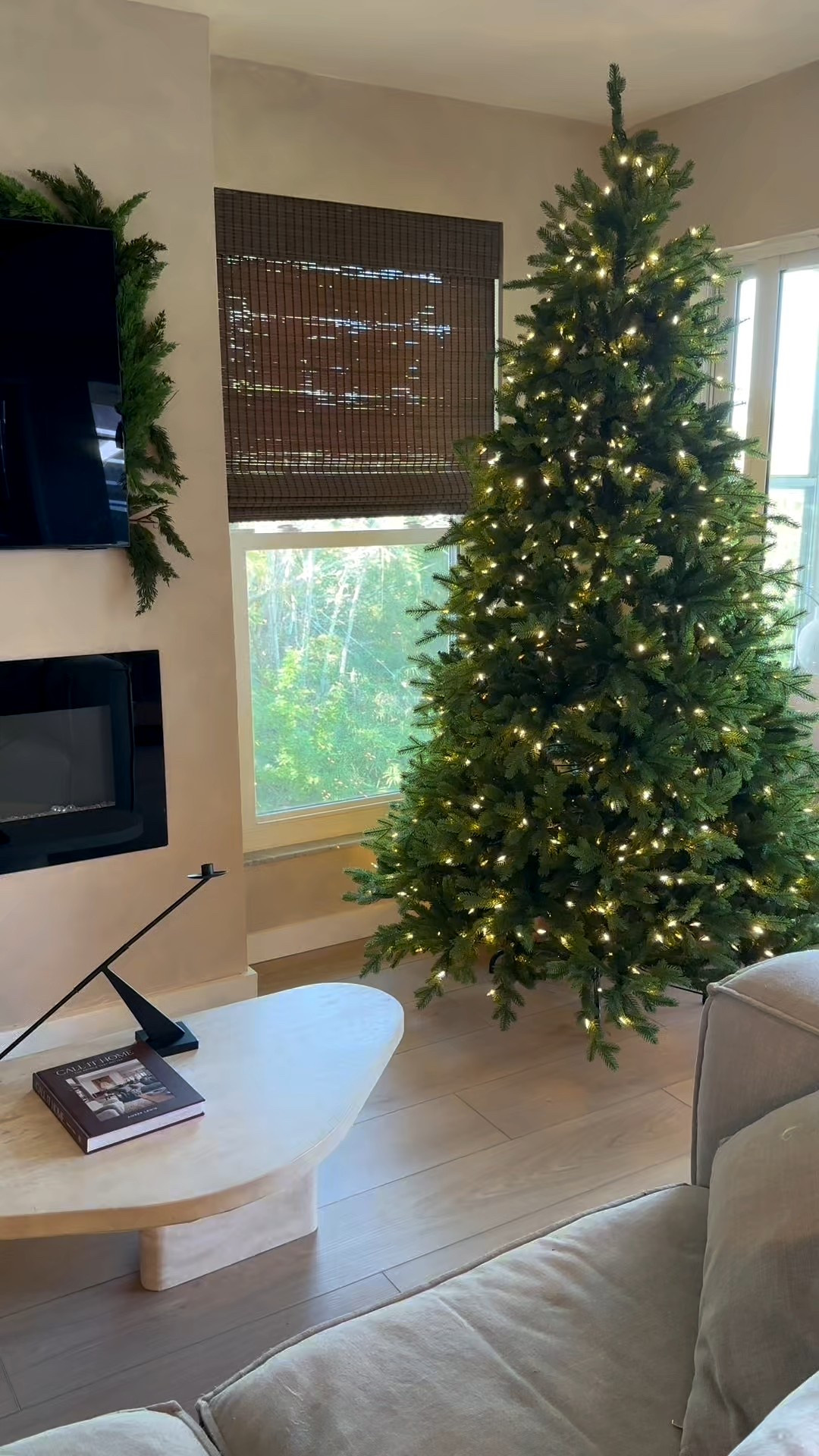 In love with my new tree from @nationaltreecompany #NationalTreeCompany #ChristmasDecor
#HolidaySeason #HolidayDecor #TisTheSeason #ad

#LTKSaleAlert #LTKHoliday #LTKSeasonal