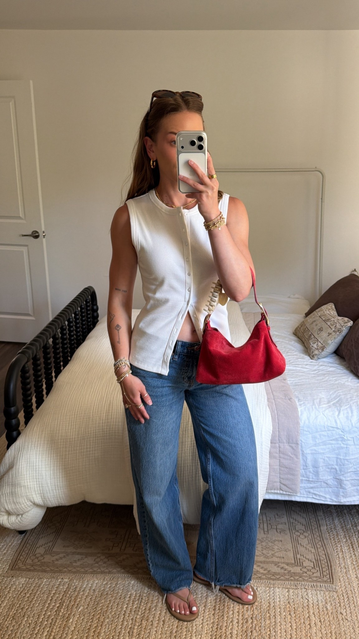 5/1/26 Casual Spring to Summer Evening Outfit


An easy evening outfit I love for spring into summer 🤍 wearing my Abercrombie dark wash jeans (size 25 regular, I’m 5’4) with simple basics and TKEES flip flops. Finished with Aire sunglasses and my red suede J.Crew bag for a little pop—everything is linked here ✨

#LTKSeasonal #LTKSaleAlert #LTKootd