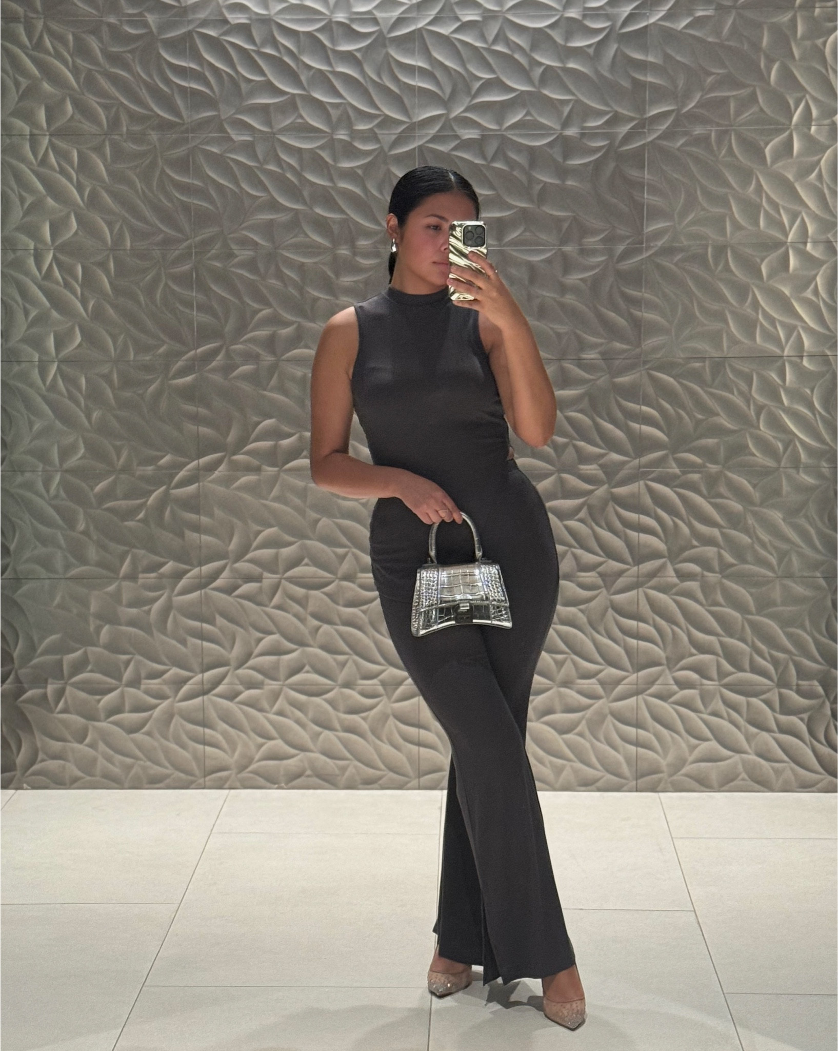 Outfit inspo for a night out 🖤 I found some cute easy go to pant sets, so you don’t have to think about what you’re wearing out for a girls night, drinks, dinner, date night, etc. 

My exact outfit may be out of stock 

#LTKNYFW #LTKValentine 

#LTKootd