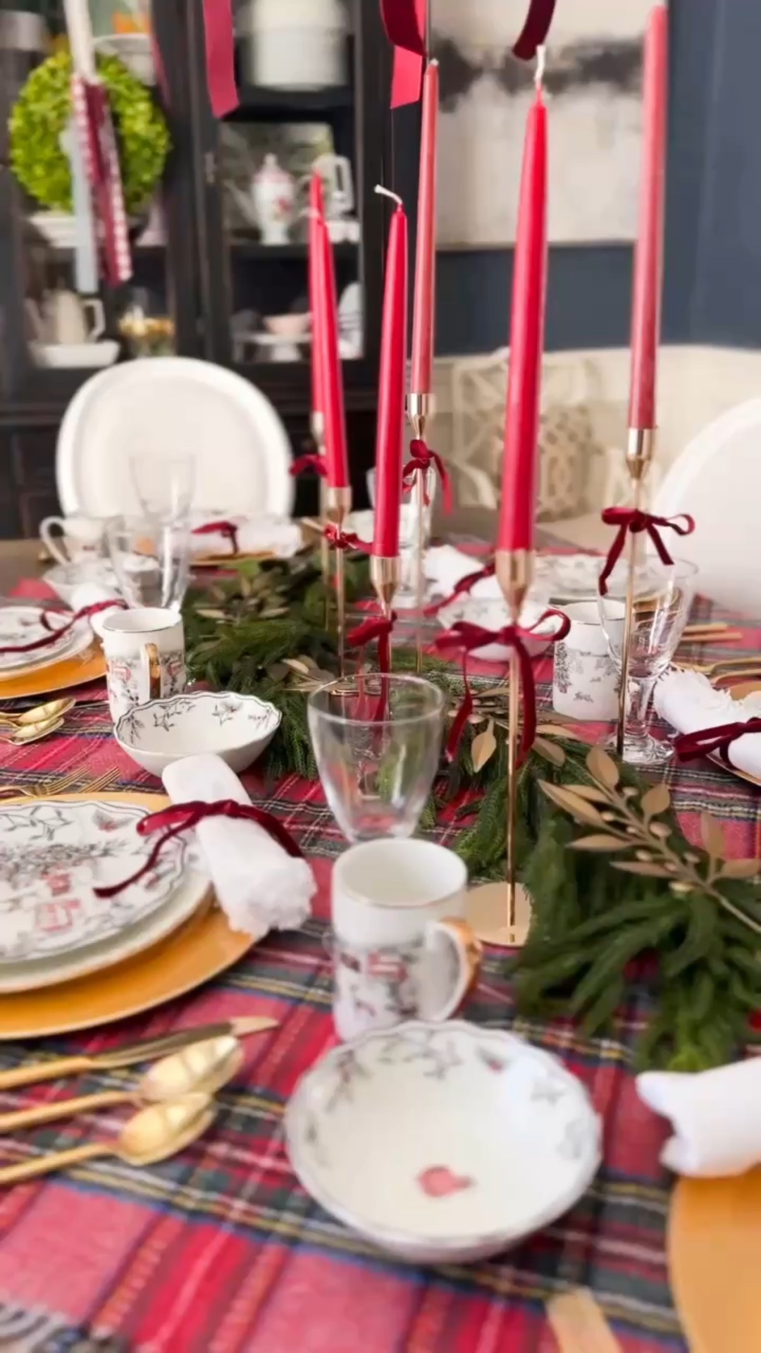 Gorgeous Christmas holiday plates and table setting

#LTKHome #LTKHoliday