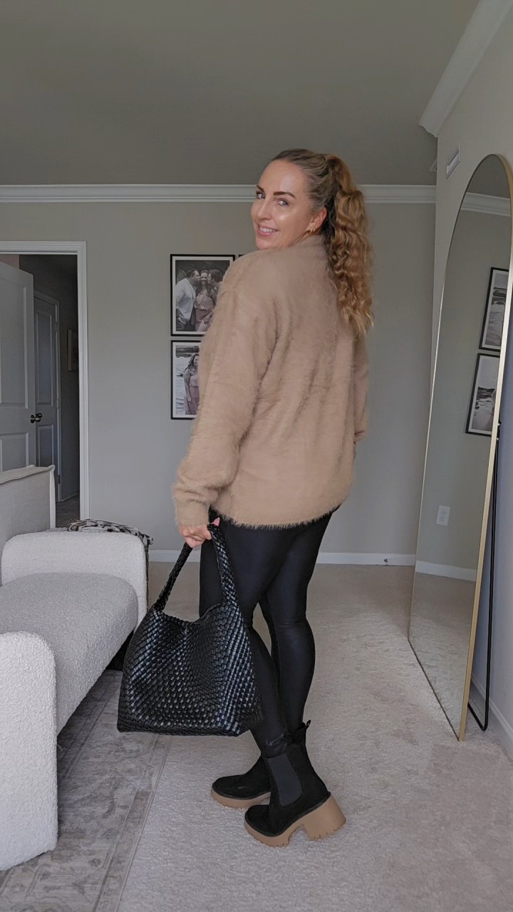 Two easy Amazon layers I’m loving for the winter-to-spring transition—a cropped blue and white quilted floral jacket and a cozy khaki fuzzy v-neck cardigan. Both are effortless, versatile, and so easy to style multiple ways.#wyeysyt #yimoon #amazonfashion #springstyle

#LTKSeasonal #LTKOver40 #LTKMidsize