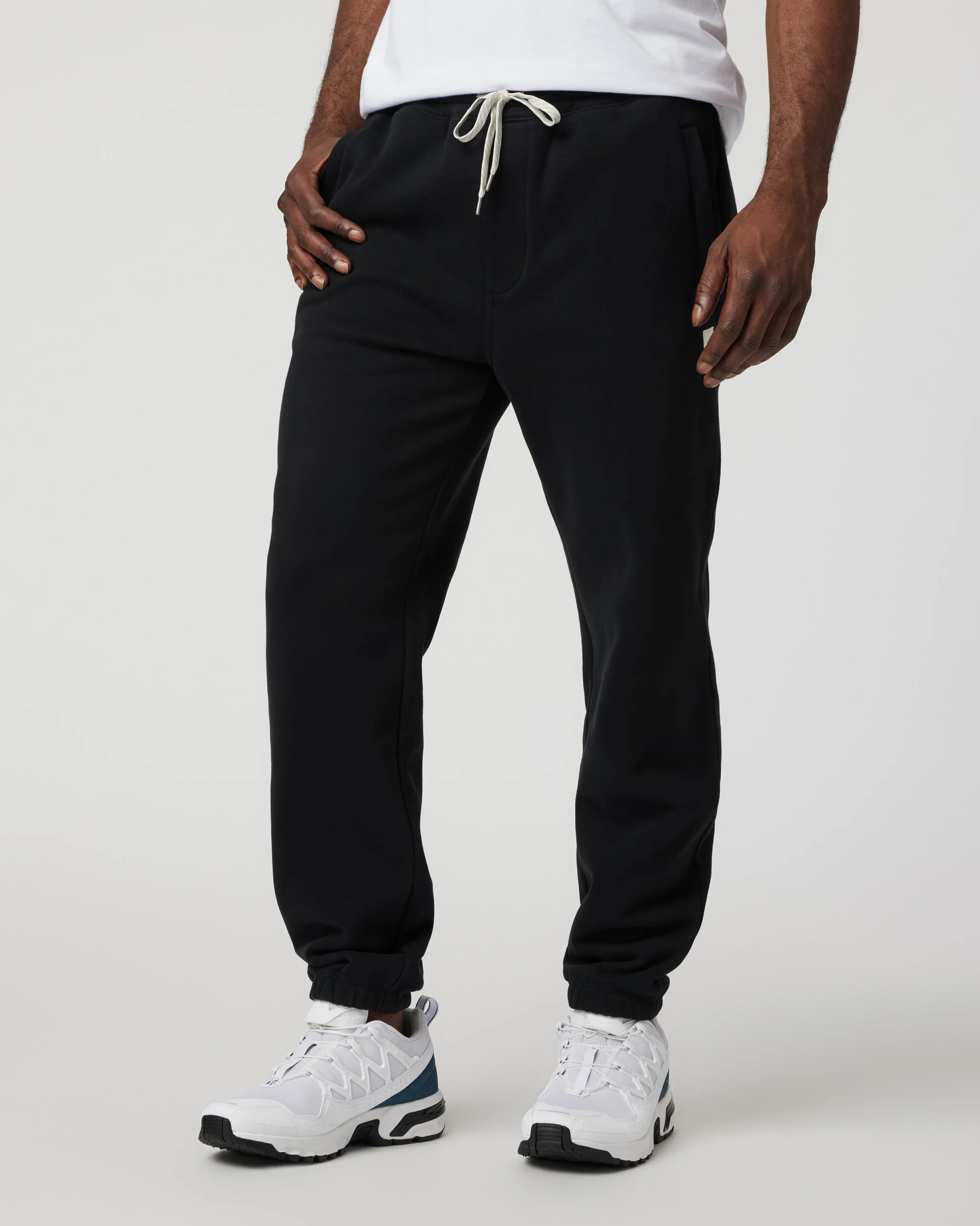 Seaside Sweatpant 28" | Men's Relaxed Fit Black Sweatpant | Vuori | Vuori Clothing (US & Canada)