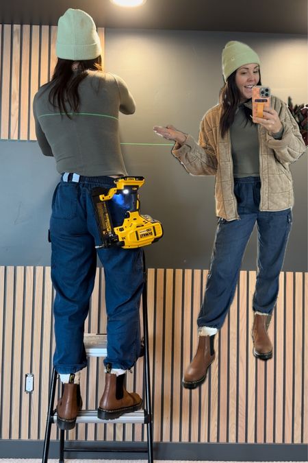 My work outfit including my fab cordless nailer. 
Cargo jean pant so comfy and affordable .
My fav Chelsea boots of the year! 
Quilted jacket 
Rugffkw socks
Beanie Madewell 