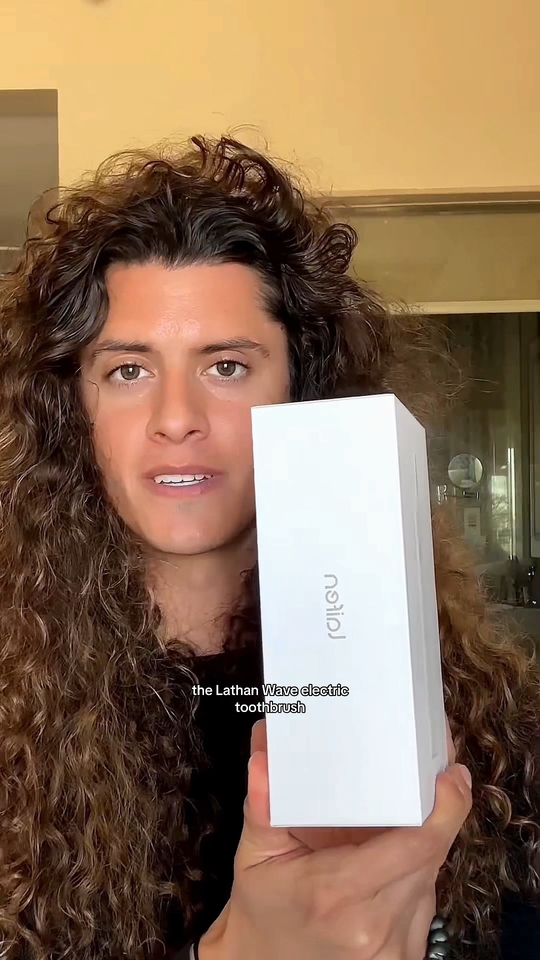 Your smile can completely change the room if you’re using a Laifen Wave Toothbrush

#best #selfcare #morning #orlandojames