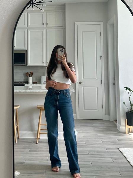 Levi’s rib cage straight leg jeans // wearing size 25 

#LTKfindsunder100 #LTKstyletip