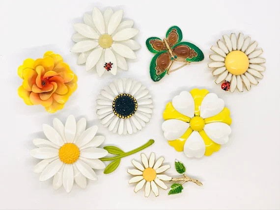 Daisy Pins 1960s White Lemon Yellow | Etsy | Etsy (US)