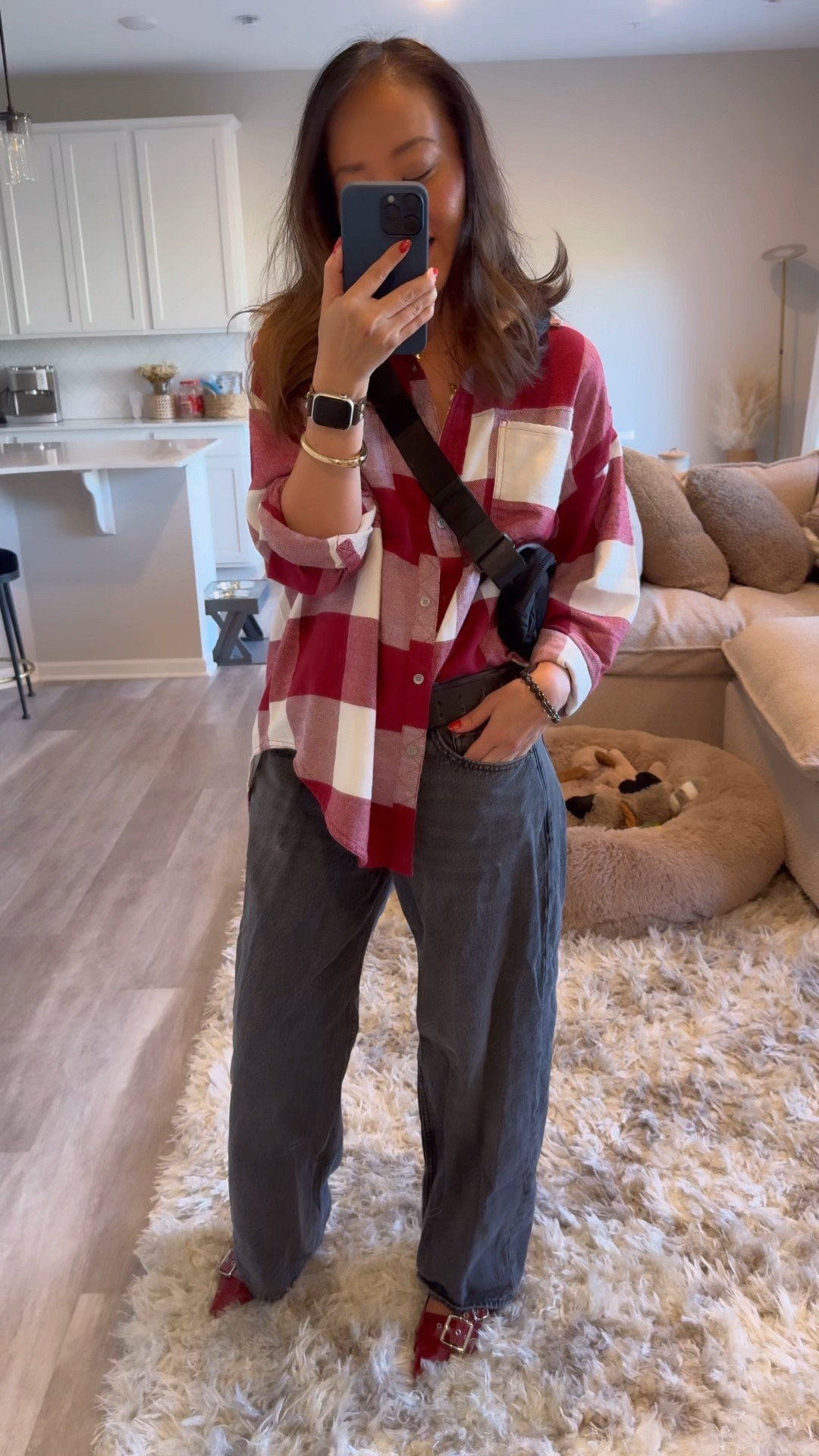 Fall outfit details, red heels, loose denimm

Flannel TTS XS
Loose Jeans sized up 1 to 26
Kitten heels TTS 

#LTKFindsUnder100 #LTKFallSale #LTKOver40