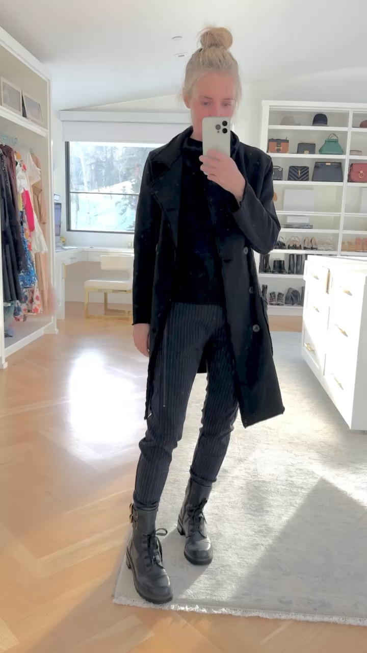 My #ootd for running errands. I love this extremely comfortable black jacket by Frank and Eileen. It looks like a trench coat, but feels like a comfy sweatshirt. 🙌

~Erin xo 

#LTKSeasonal #LTKover40