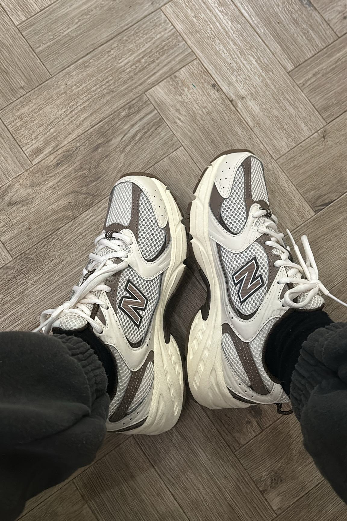 Can’t beat the 530 comfort 🤍🤎

#LTKuk #LTKeurope #LTKshoes