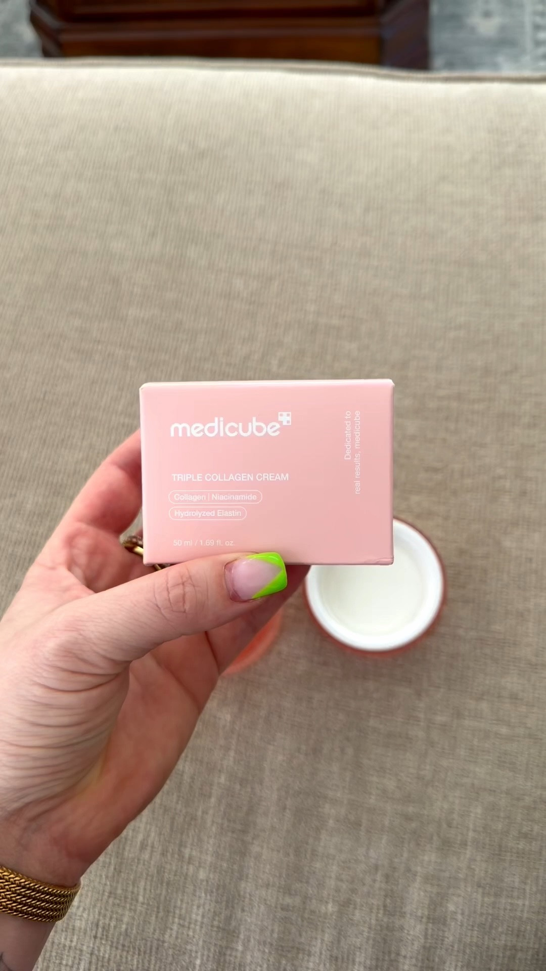 If you’re looking for a good cream that won’t break the bank stop scrolling 🤍

This collagen cream has become a staple in my routine. It’s super hydrating, helps with firmness and elasticity, and gives your skin that smooth, healthy glow without feeling heavy or greasy.


#LTKBeauty #SkincareFinds #AffordableSkincare

#LTKselfcare #LTKmorningroutine #LTKBeauty