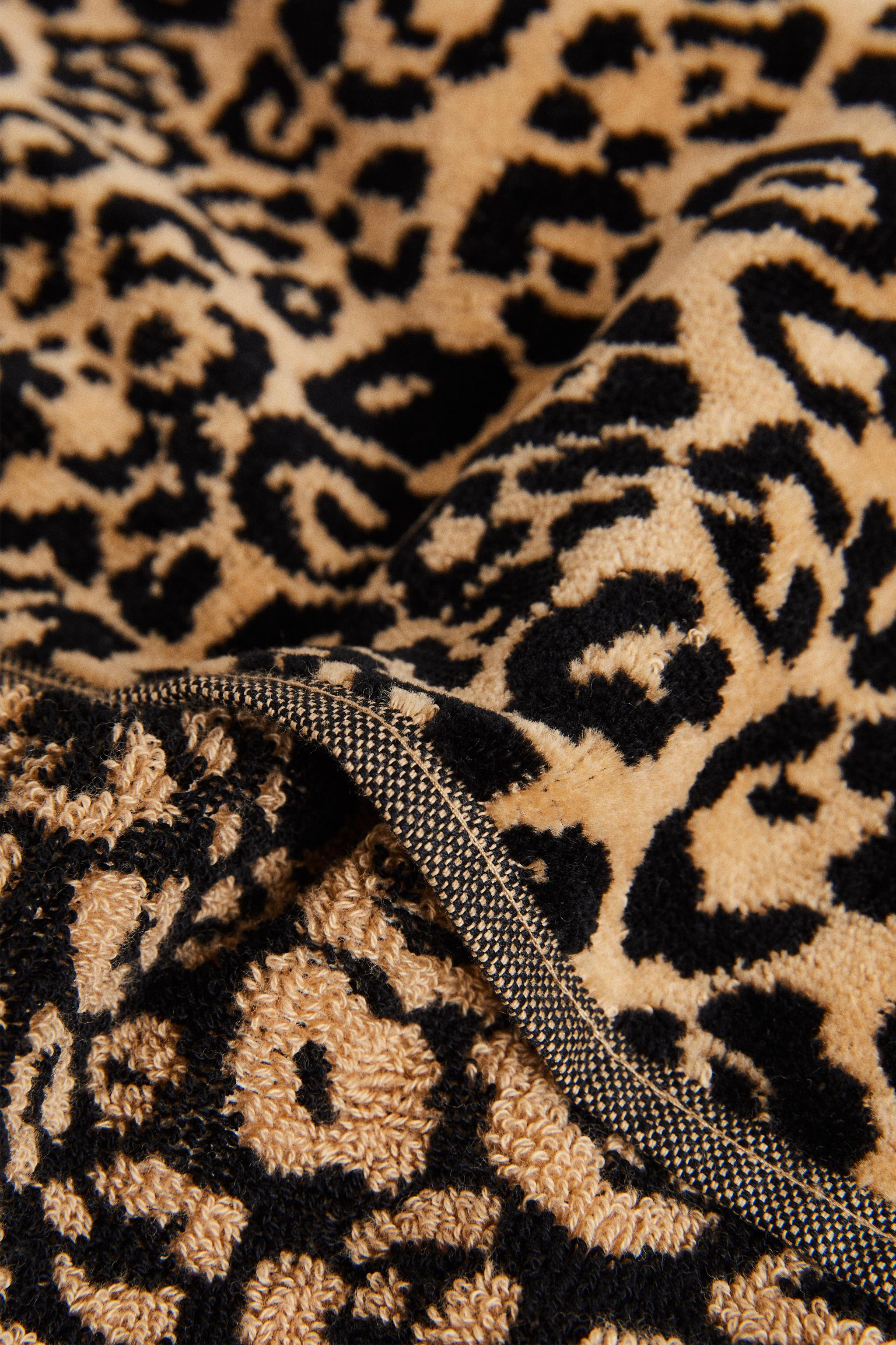 ANIMAL PRINT VELOUR BATH TOWEL | Zara US