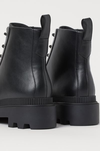 Boots | H&M (US + CA)